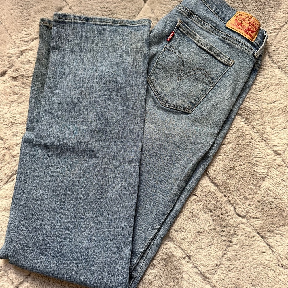 Levi jeans. Straight leg